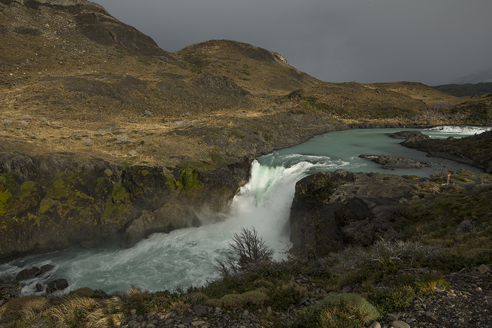 You can view the Salto Grande Waterfall after being dropped off in the park by bus, before you board the ferry. 