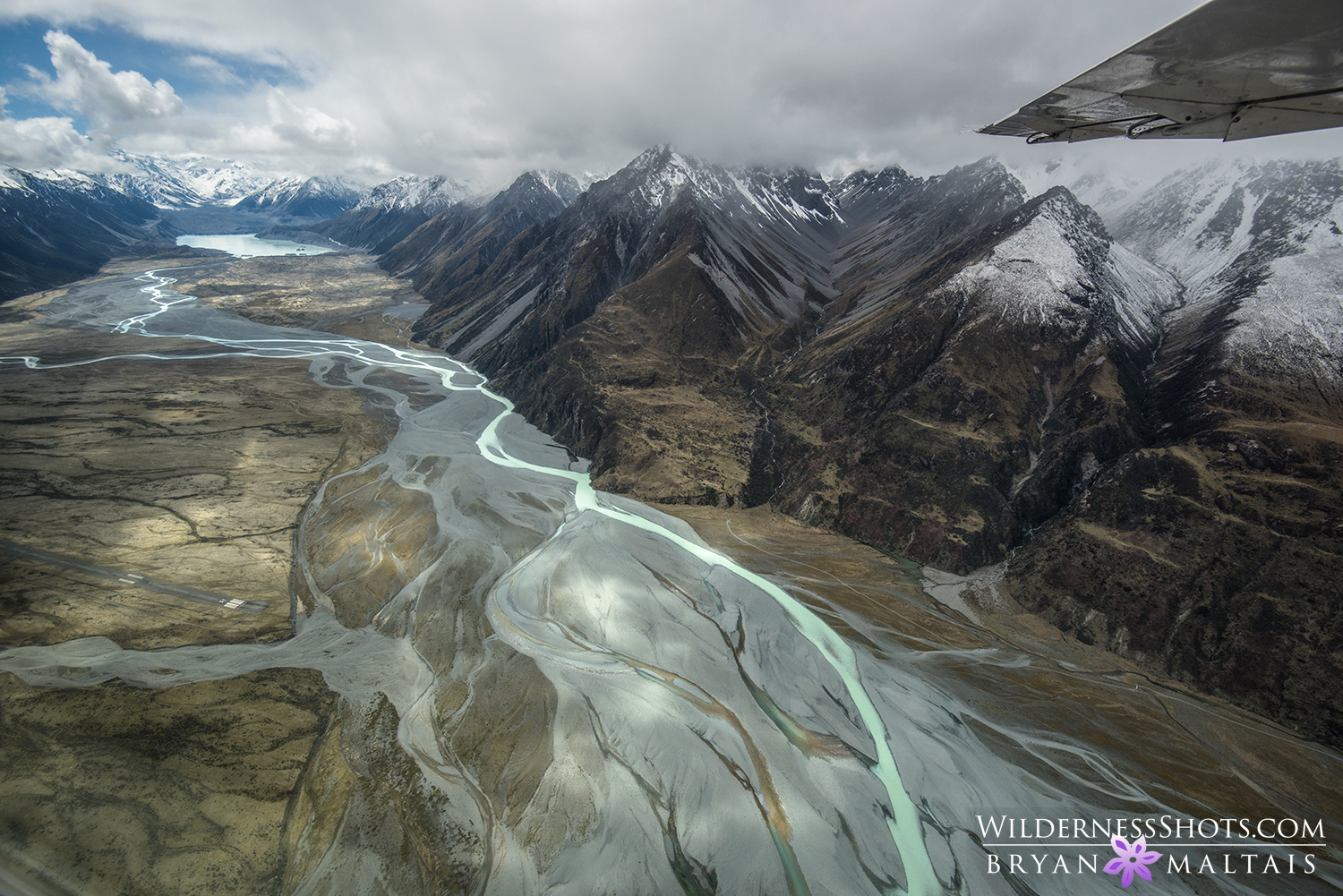 pukaki valley from the air new zealand photos