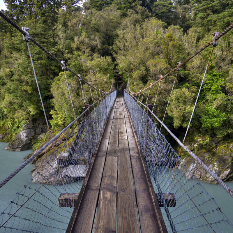 vanishing point with diagonal lines in photography