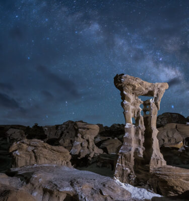 alien-throne-night-sky