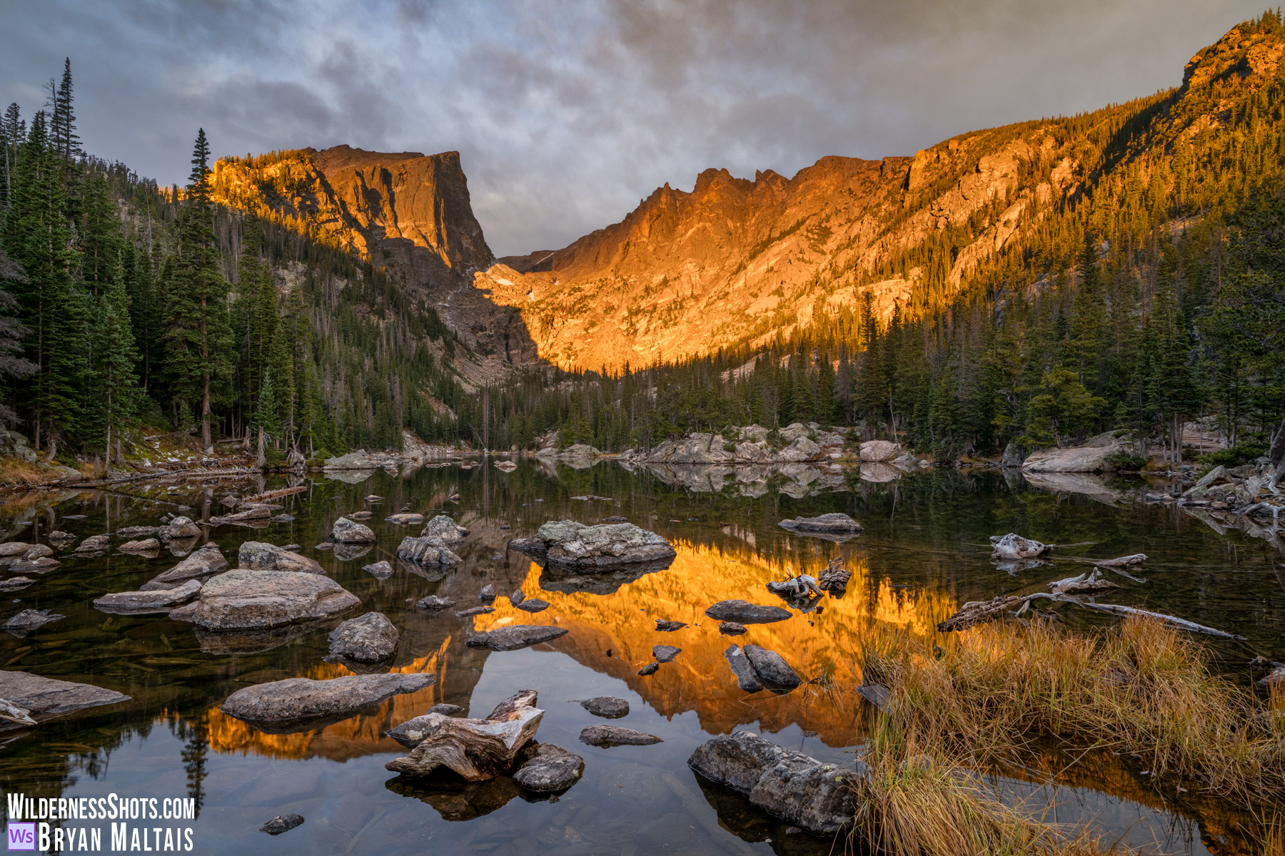 Dream-Lake-RMNP-golden-hour-sunrise-Colorado